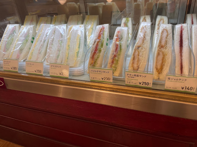 カフェ・ベローチェ 吉祥寺店 - 飲食業