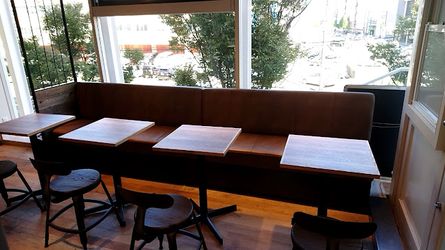 ジラフクレープ新潟万代店 - 飲食業