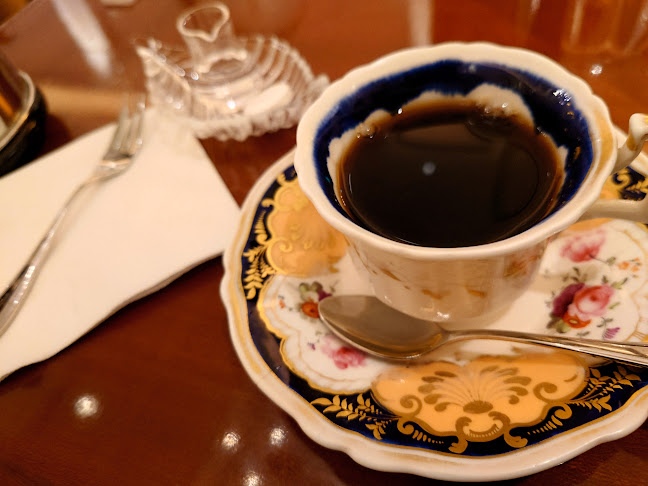 Opinii despre ロイヤルクリスタル カフェ銀座店 în 中央区 - 飲食業