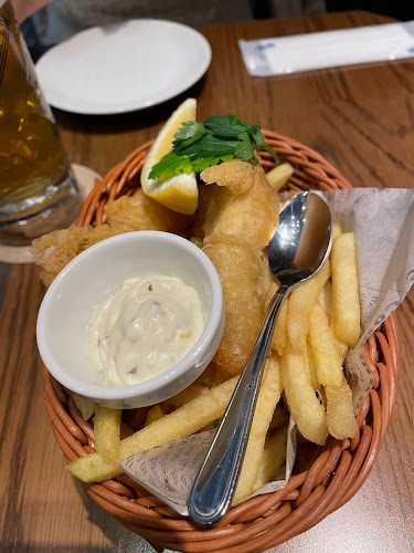 Beer & Spice KITTE丸の内店 - 飲食業