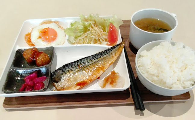 Comentarii opinii despre Den Den (Cafe restaurant)