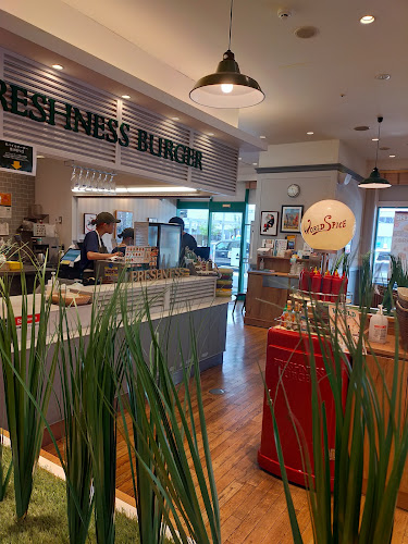 Comentarii opinii despre フレッシュネスバーガーピオレ姫路