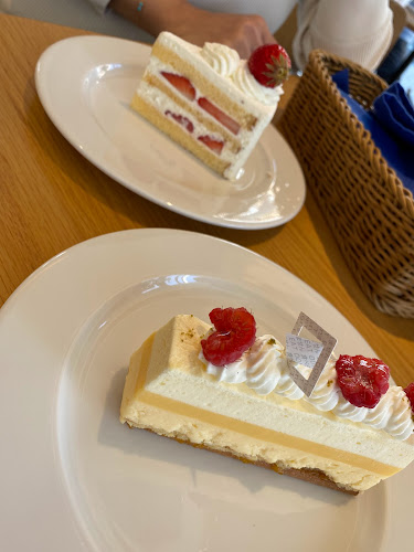 Sky produced by Toshi Yoroizuka - 飲食業