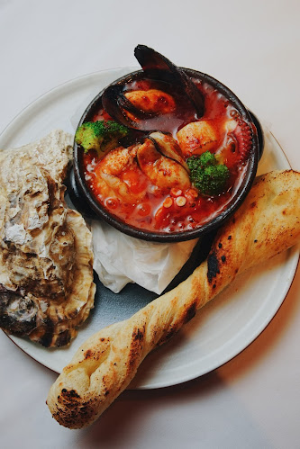 Opinii despre オイスターバー＆魚イタリアン 京橋ロビン în 大阪市 - 飲食業