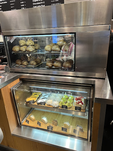 〒600-8216 京都府京都市下京区東塩小路町５７９−１６ ホテル法華クラブ京都 地下鉄京都駅コンコース中央1改札口北側コトチカ京都内