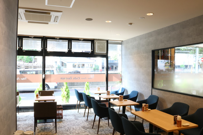 〒231-0861 神奈川県横浜市中区元町１丁目１８