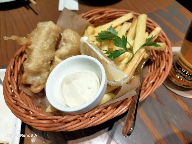 Opinii despre Beer & Spice KITTE丸の内店 în 千代田区 - 飲食業