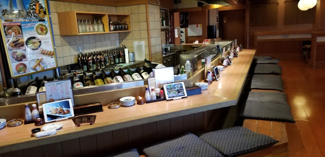 〒485-0047 愛知県小牧市曙町１２７