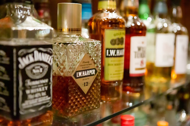 イーズバー - 飲食業