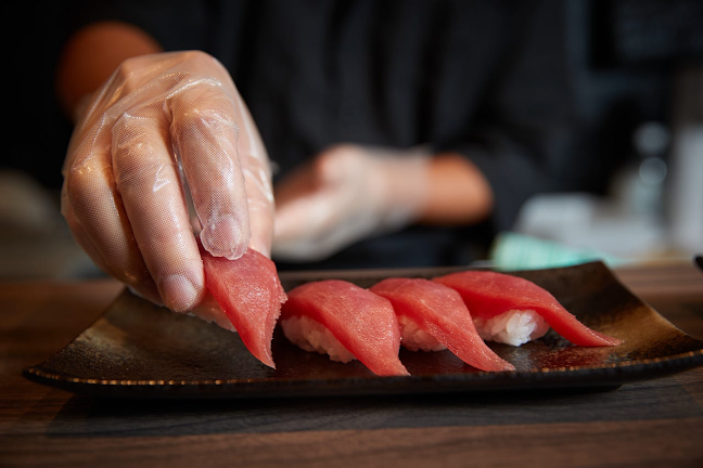 お寿司の食べられるBar BLOSSOM - 飲食業