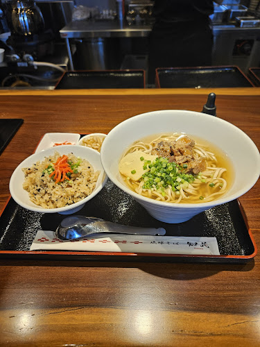 琉球そば 知花 - 飲食業