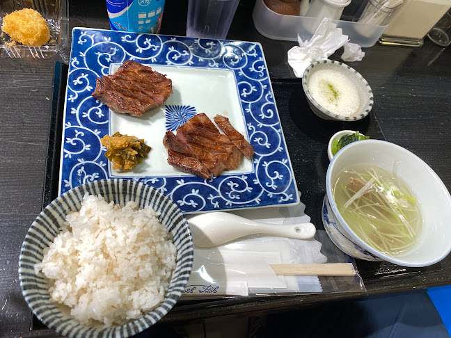 炭焼牛たん東山 沖縄リウボウ店 - 飲食業