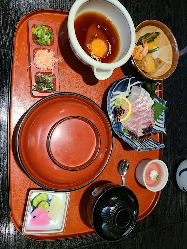 すし丸 本店 - 飲食業