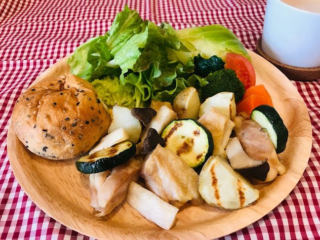 〒111-0032 東京都台東区浅草６丁目２２−１１