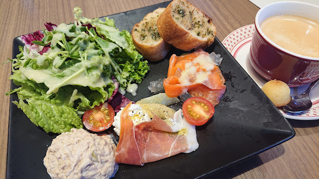 Opinii despre メゾンカイザー 伊勢丹立川店 în 立川市 - 飲食業