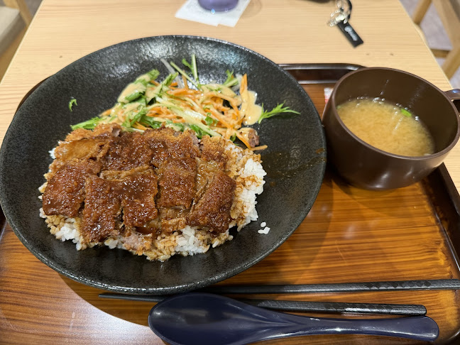 Opinii despre 加古川かつめし亭 în 姫路市 - 飲食業