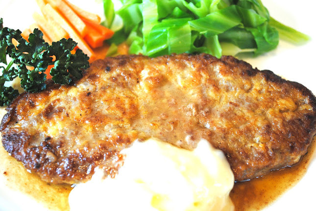 Opinii despre 西洋肉料理 岡 în 松阪市 - 飲食業