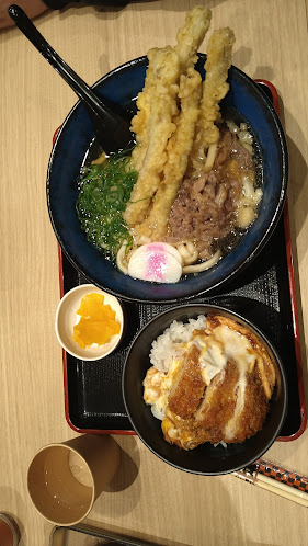 Comentarii opinii despre 資さんうどん南津守店