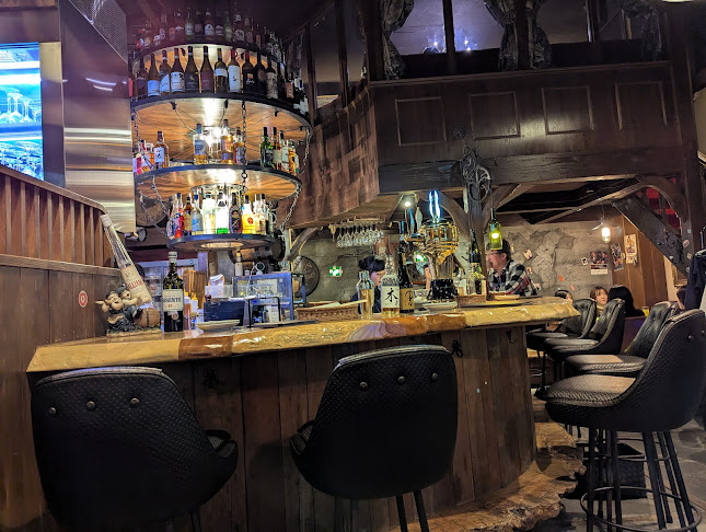 オステリア アル・ポンテ - 飲食業