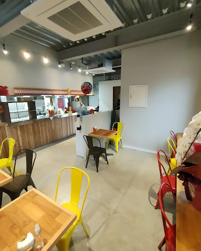 ペリペリチキン 本店 フォレストマーケットライカム クリスマスチキン - 飲食業