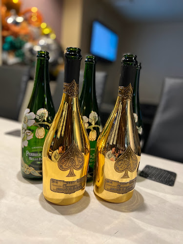 Opinii despre BAR Jasmine în 堺市 - 飲食業