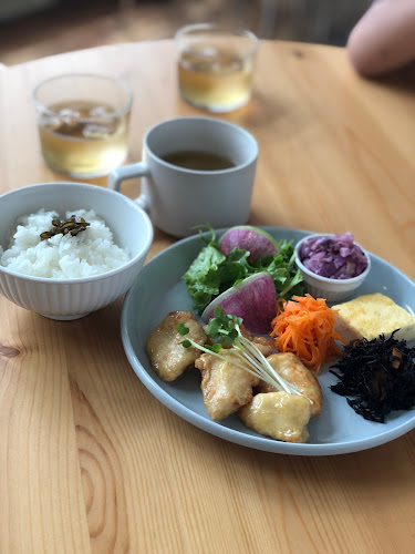 ごはんとおやつのお店 日々 - 飲食業