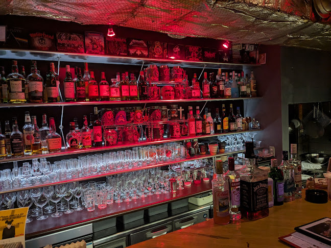 〒111-0032 東京都台東区浅草１丁目４１−７ 清水ビル 一階