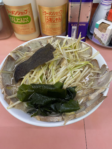 Opinii despre ラーメンショップ 橋戸店 în 横浜市 - 飲食業