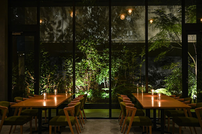 〒100-0014 東京都千代田区永田町２丁目１０−２