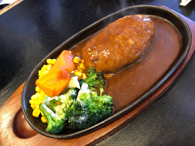 Opinii despre アーレス・コート în 沼津市 - 飲食業