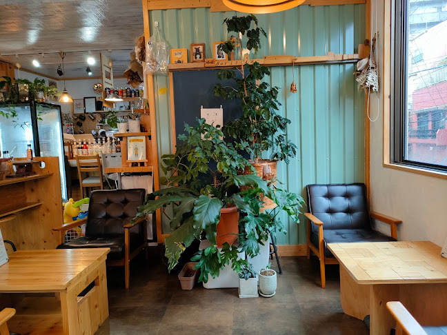 アンドバリシエ - 飲食業