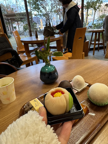 〒761-0101 香川県高松市春日町２１４