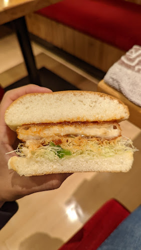 〒901-0303 沖縄県糸満市兼城４００