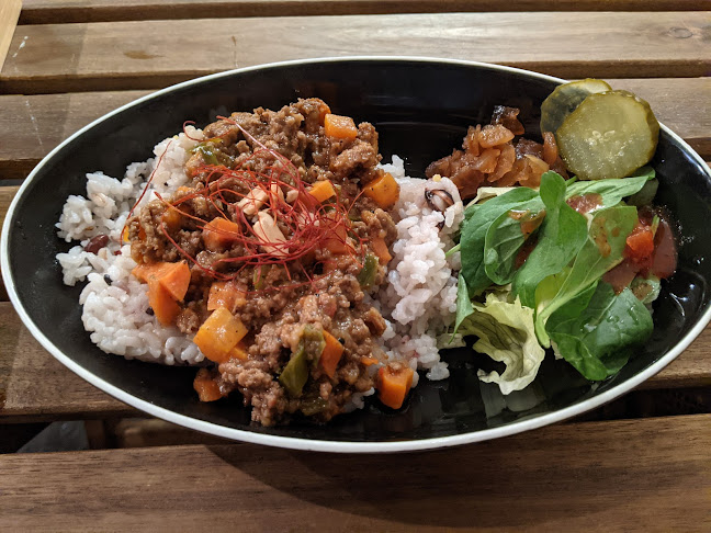 CURRY BAR CAFE 三月の水