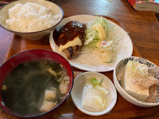 〒064-0811 北海道札幌市中央区南１１条西８丁目１−１１