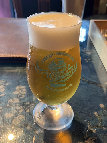 Comentarii opinii despre OVERWHELM HAMBURGER and BAR STAND