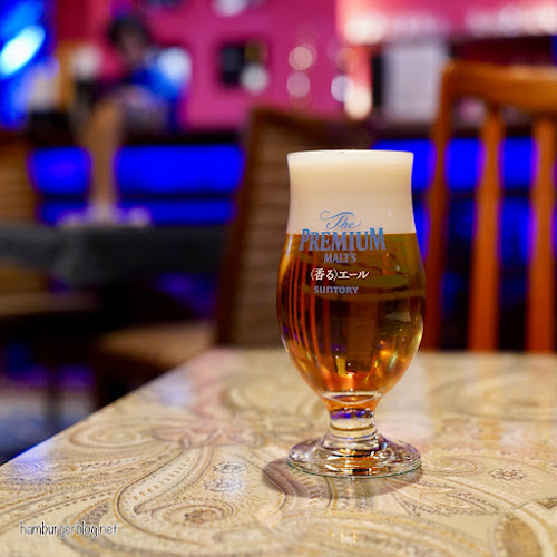 Opinii despre OVERWHELM HAMBURGER and BAR STAND în 目黒区 - 飲食業