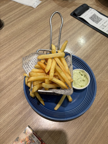 Opinii despre ラパウザ 辻堂店 în 藤沢市 - 飲食業