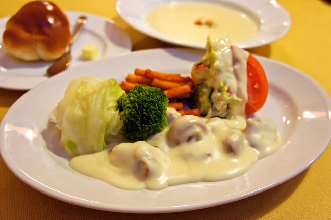 グリル十字屋 - 飲食業