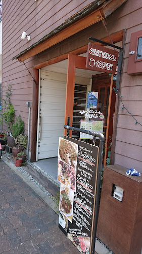 カレーライスとコーヒーとチャイ かばくん
