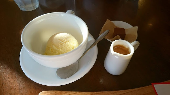 Opinii despre CAZAN珈琲店 本店 în 名古屋市 - 飲食業