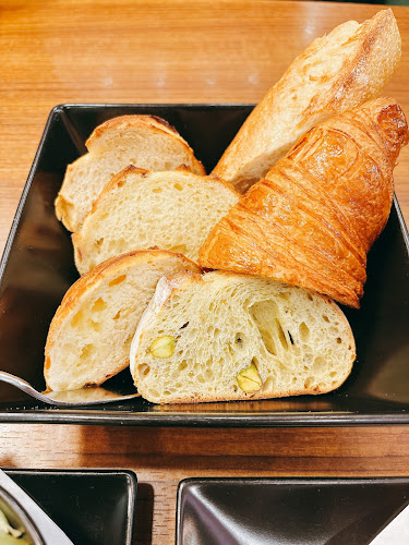 メゾンカイザー 伊勢丹立川店 - 飲食業