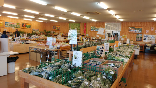 Opinii despre JAながさき県央 ファーマーズマーケットきん彩 în 諫早市 - 飲食業
