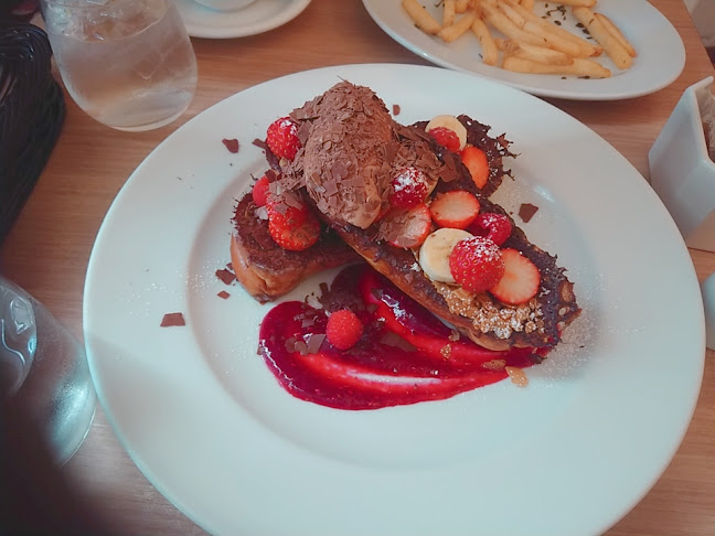 Comentarii opinii despre サラベス 東京店