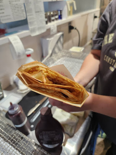 ジラフクレープ新潟万代店 - 飲食業