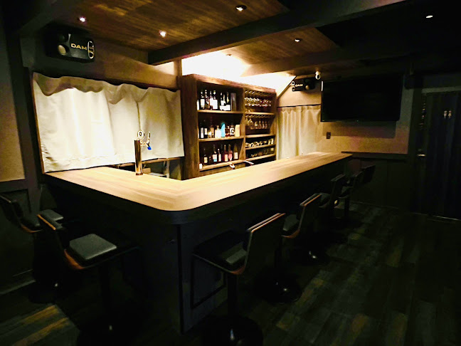 カフェとバー カリチータ - 飲食業