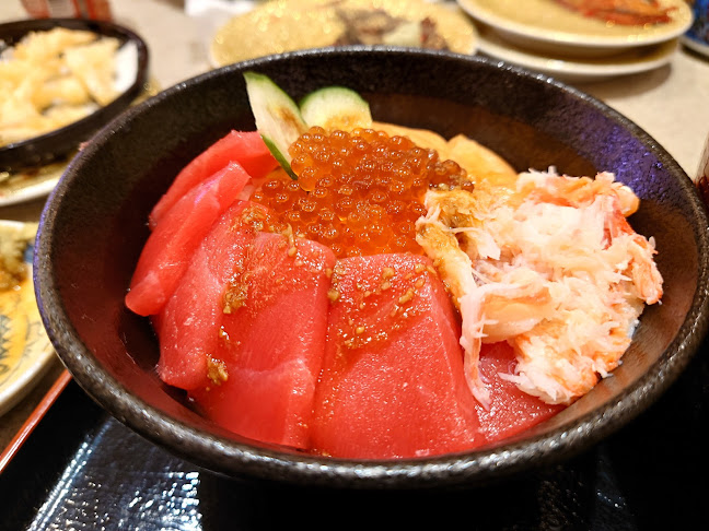 Comentarii opinii despre きときと寿し富山駅店 とやマルシェのれん横丁