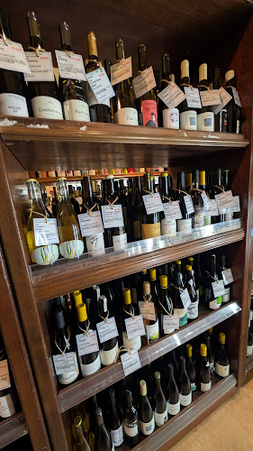 Comentarii opinii despre ワインショップマルコホール