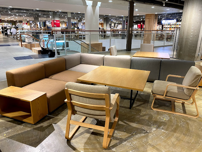 〒942-0004 新潟県上越市西本町３丁目８−８ 直江津ショッピングセンタ 2F