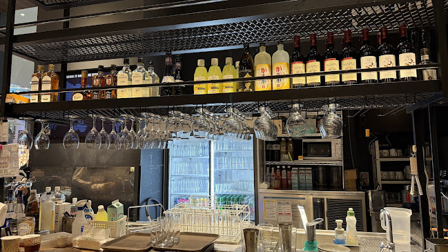 Beer & Spice KITTE丸の内店 - 千代田区